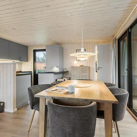 3 Bedroom Front In 別荘